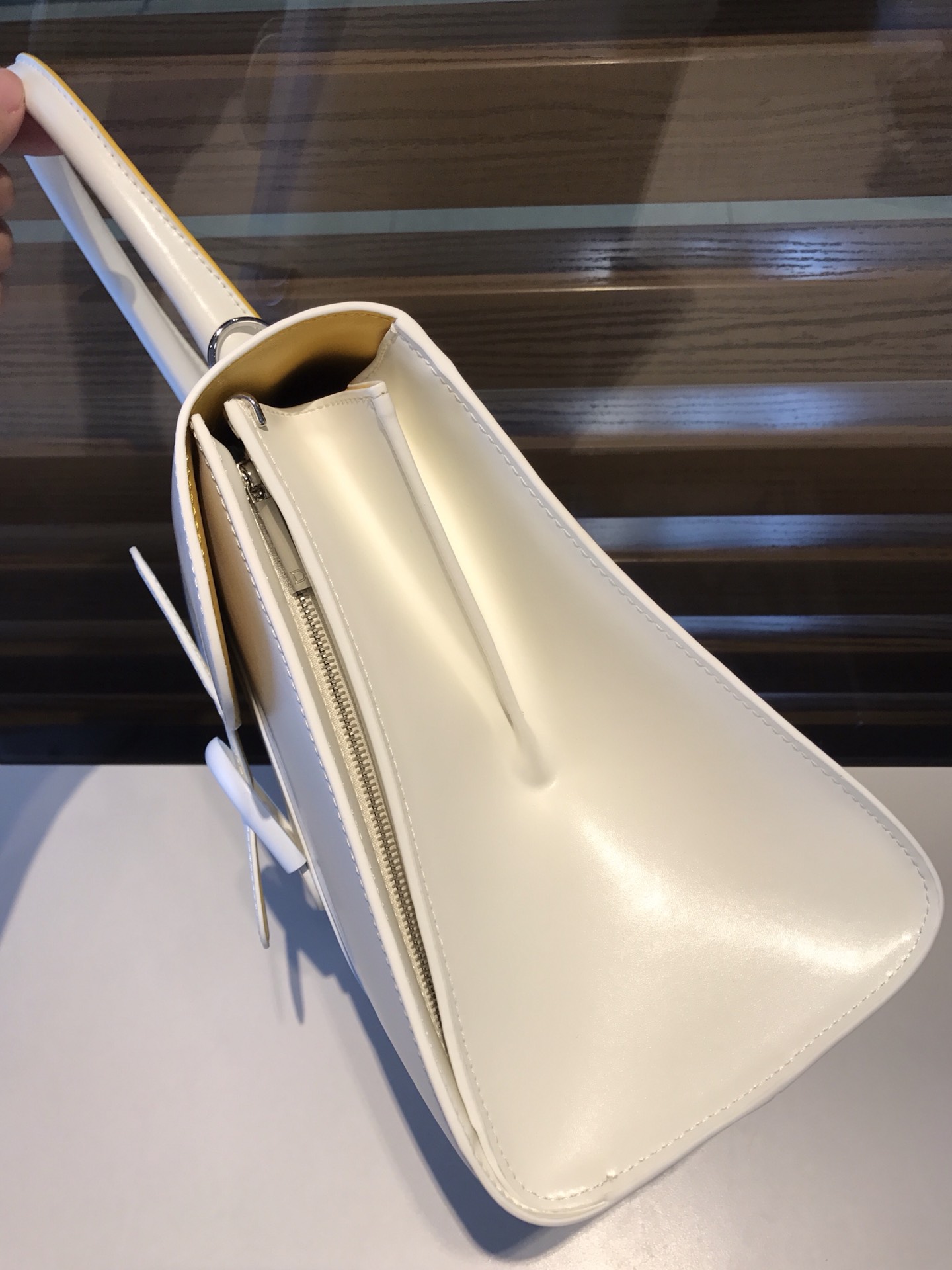 델보 브리앙 매직 박스백